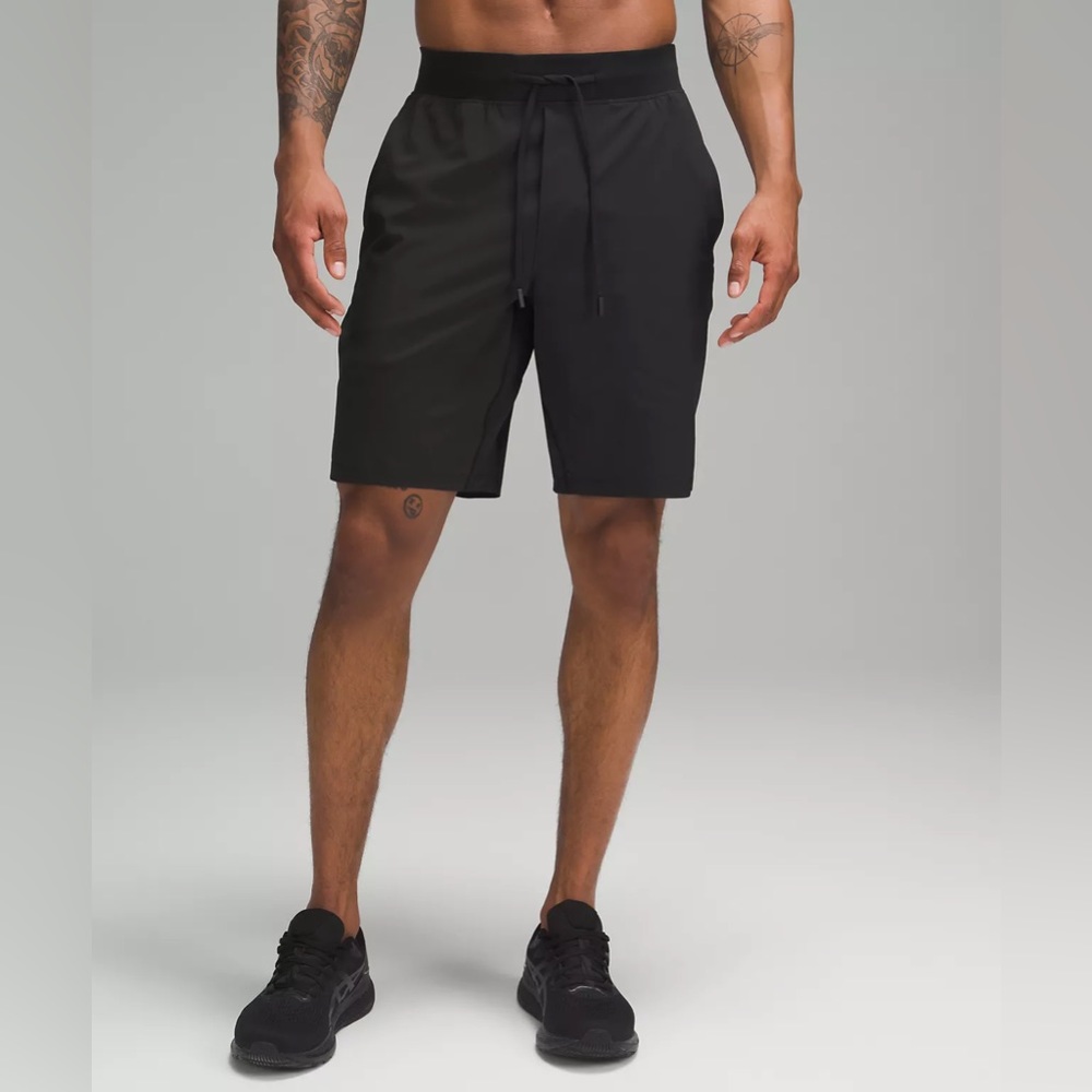 Lululemon Men’s T.H.E. Linerless Short 9" - sz Small
